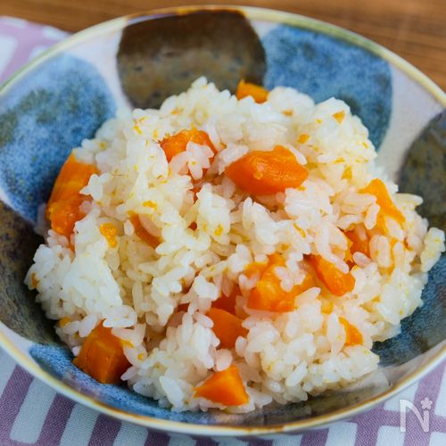 【炊飯器に入れて炊くだけ】にんじんライス