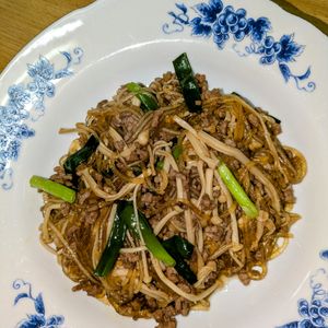 joe sanの作ってみた!投稿(春雨とエノキ、合い挽き肉のすき炒め)