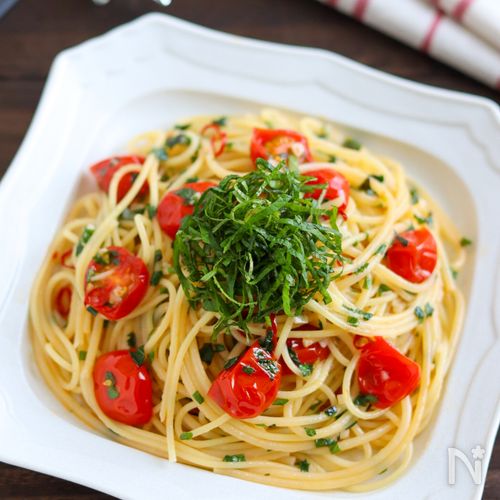 夏にぴったり♡ミニトマトと大葉のペペロンチーノ