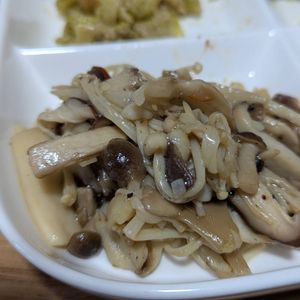 たおるけっとの作ってみた!投稿(【つくりおき】きのこのマリネ)
