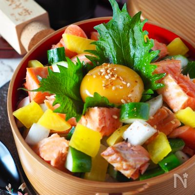【簡単どんぶり】秘密のコク旨ご飯で！炙りサーモンのコロコロ丼
