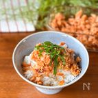 家にある調味料だけで作る「鮭フレーク」