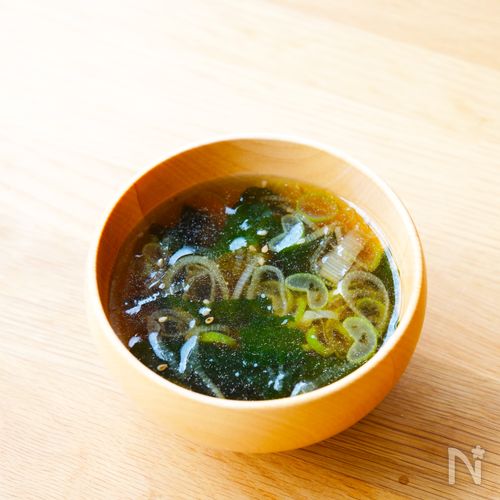 ねぎとわかめの中華スープ