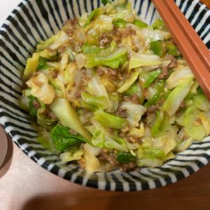 1169387の作ってみた!投稿(【キャベツの肉味噌炒め】食材2つ♬︎ご飯が進むおかず♬︎)
