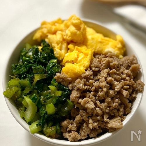 フライパン1つで爆速!15分で作れる三色丼
