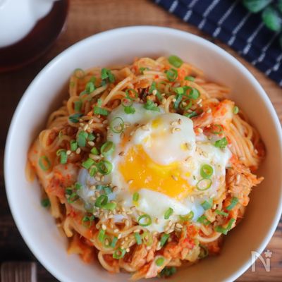 ＼そうめんで／ツナキムチ和え麺