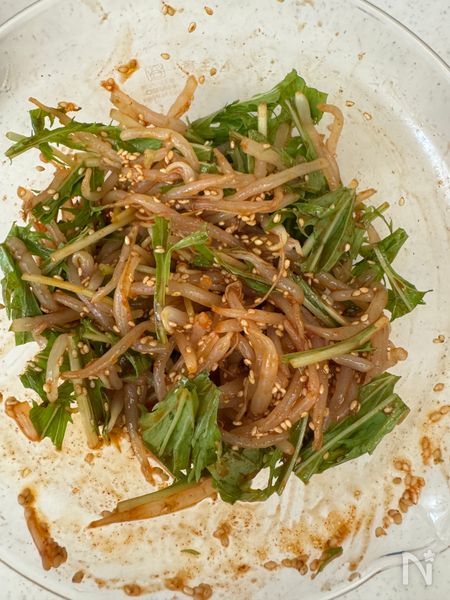 もやしと水菜を和える