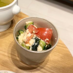 miriの作ってみた!投稿(【豆腐、トマト、きゅうり、わかめのごま香る居酒屋風サラダ】)