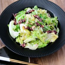 刻みにんにくだけ!?春キャベツのペペロンチーノ風炒め★