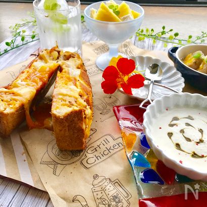 卵とチーズがシズる❣️ポテサラミートトースト