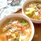 お手軽食材で食べるスープ♡キャベツと玉ねぎとカニカマのスープ