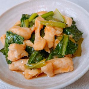 にっこりレストランの作ってみた!投稿(鶏むね肉で節約・美味しい！小松菜と鶏の台湾風コク旨炒め)