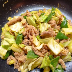kiccoの作ってみた!投稿(豚こまで回鍋肉風コク味噌炒め)