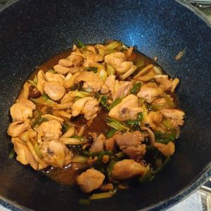 あいみんの作ってみた!投稿(食材２つ！絶品居酒屋風おかず♡『甘辛醤油の鶏ももねぎま炒め』)
