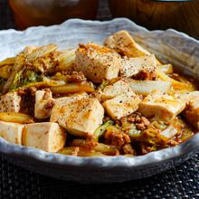 ひと口でハマる。白飯が止まらない『麻婆白菜豆腐』