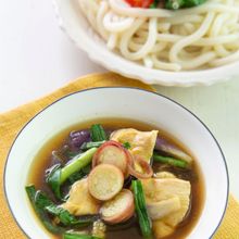 【電子レンジで作る】鶏むね肉となすのカレーつけうどん
