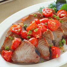 ごろごろトマトソースのカツオステーキ