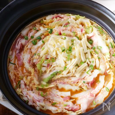 【豆乳チーズで濃くまろ】ピリ辛担々スープのミルフィーユ鍋
