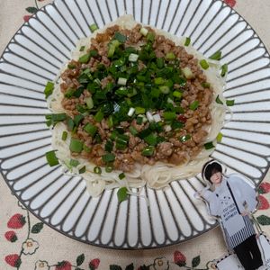 悠の作ってみた!投稿(にらとねぎがたっぷり!そうめんで作るピリ辛肉味噌のあえ麺)