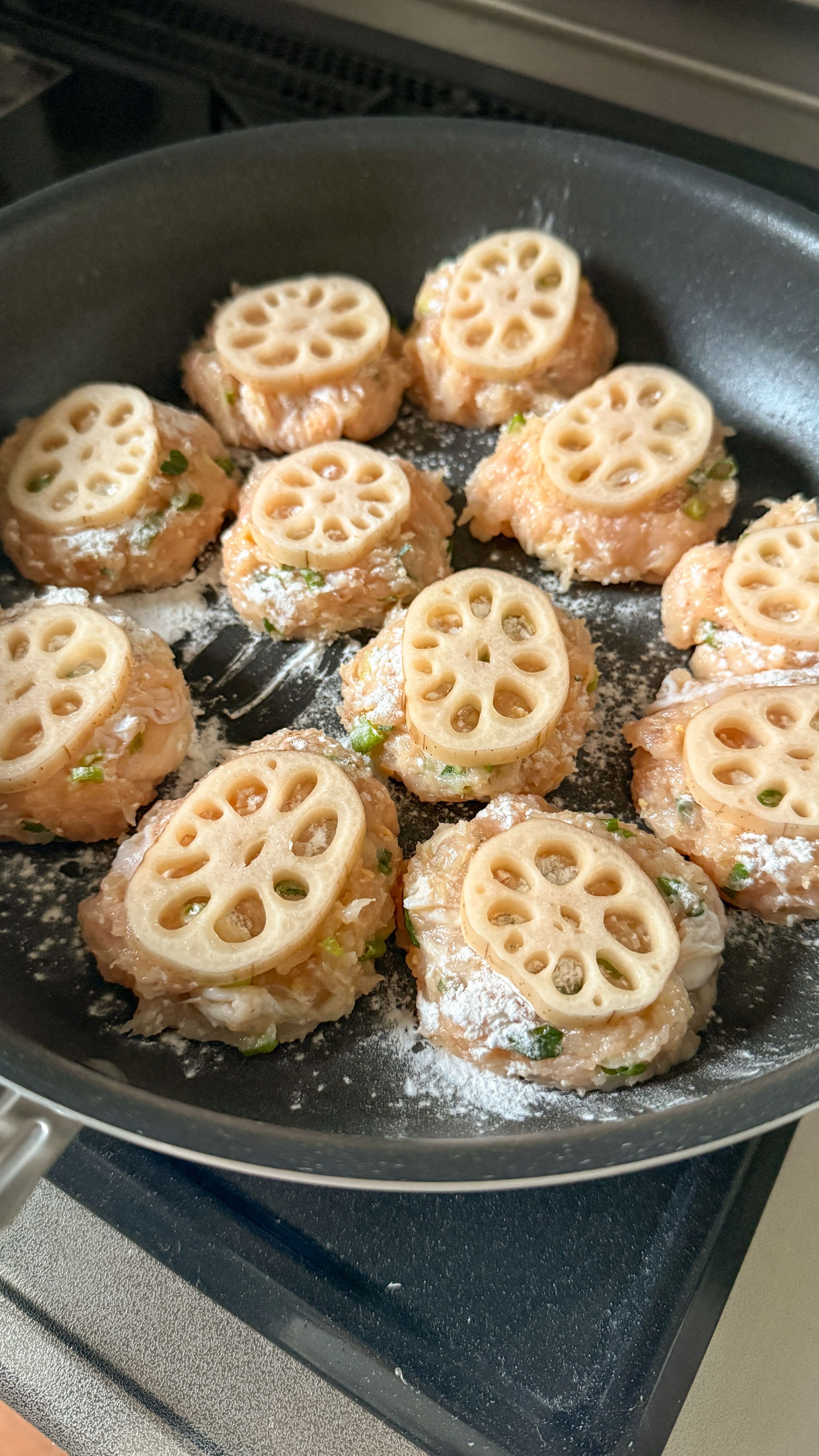 はさまない！片面れんこんの【ねぎ味噌つくね】 | レシピサイトNadia