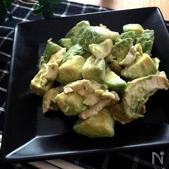 美味しいー箸がとまらない♡アボカドとささみのマヨポン
