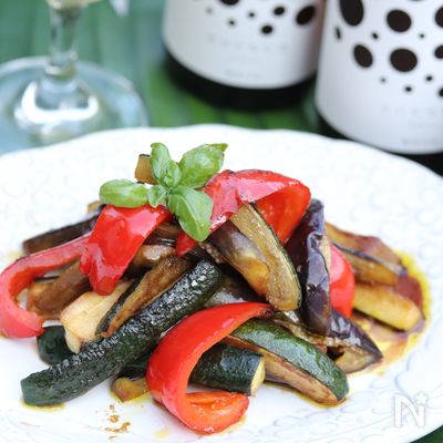 作り置きにもぴったり!夏野菜のバルサミコマリネ