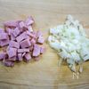 しっとりタイプの熱々鉄板オムライスの下準備
