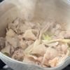 【豚バラとねぎの濃厚味噌だれつけめん】10分で完成！の工程2