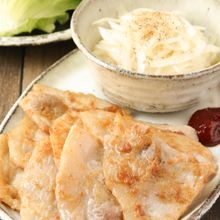 新玉豚のレタス巻き『野菜のシャキシャキが美味』