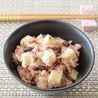 もち麩入り小豆ごはん　「もち米は高い」のお悩み解決！