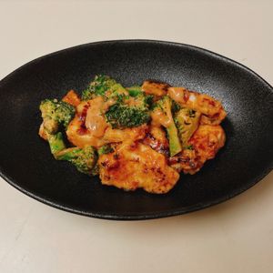 りんの作ってみた!投稿(作り置きにも♡鶏むね肉とブロッコリーのオーロラソース)
