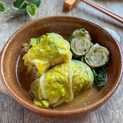 巻いて煮るだけ♩白菜豚ロール