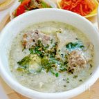 ごろっと肉厚♡豚ひき肉と舞茸のバジル豆乳スープ【栄養満点】
