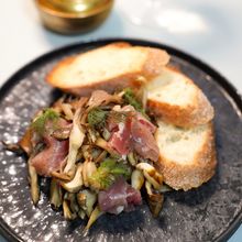 秋のキノコを味わう‼︎『舞茸と生ハムのマリネ』