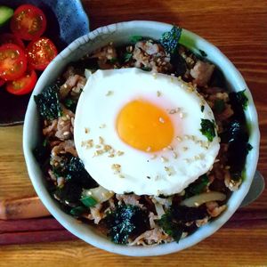 チョロリスの作ってみた!投稿(豚こま肉で絶品丼ぶり！『韓国風甘辛豚こま丼♡温玉のっけ』)