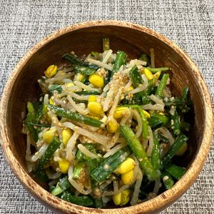 楽ラク手抜キッチン🐶🐾の作ってみた!投稿(シャキシャキおいしい♪にらと豆もやしのごまドレサラダ)