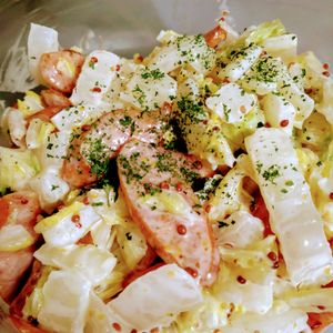 ゆみの作ってみた!投稿(白菜消費✨白菜とウインナーのからしマヨネーズ和え😋🥗)