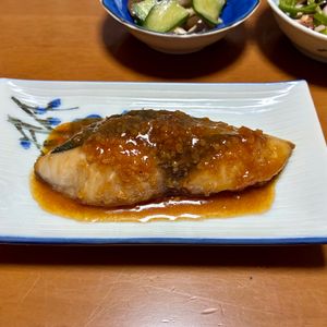 Nao★彡の作ってみた!投稿(【ほっこり和食♡】ごはんがすすむ🍚🥢ぶりの醤油麹照り焼き)