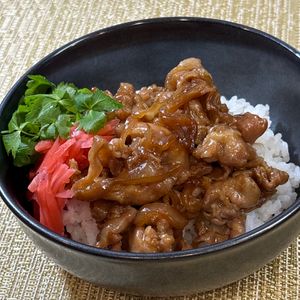 楽ラク手抜キッチン🐶🐾の作ってみた!投稿(あっという間に完成！【甘辛しょうが豚丼】)