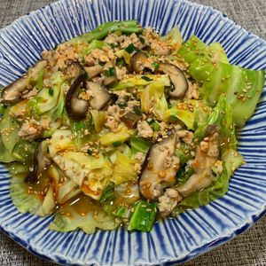 楽ラク手抜キッチン🐶🐾の作ってみた!投稿(【鶏ひき肉とキャベツの中華煮】くたっとキャベツがおいしい♡)