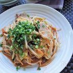 ちょい辛が丁度良い♪シャキシャキ野菜の豚キムチ炒め