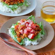 【専用スパイスなしで本格派】水菜とトマトのカフェ風タコライス