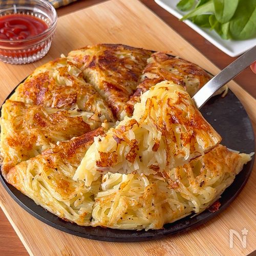 【材料これだけ？！】
こんがりチーズとじゃがいものガレット