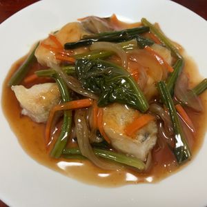 りんごの作ってみた!投稿(【ふっくら栄養バッチリ】たらとほうれん草とにんじんの甘酢あん)