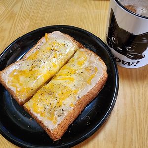 ナムディの作ってみた!投稿(甘じょっぱい背徳の味♡『ピーナッツバターチーズトースト』)