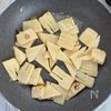 ご飯が進む♪旬を味わう【たけのことちくわ甘旨炒め】の工程2