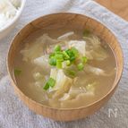【ツナ缶で旨味アップ】甘くてほっこり！ツナとキャベツの味噌汁