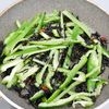 【ひじきとピーマンのおかか醤油】腸活にも♪作り置きOK！の工程1