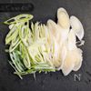 長ねぎと焼き豚のピリ辛中華和え│爆速3分！和えるだけの工程1