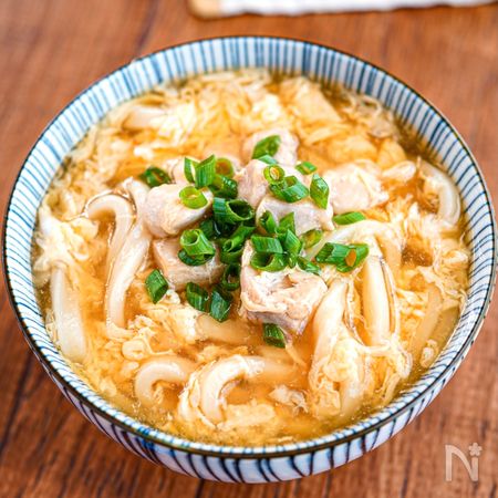 鶏肉とふわふわ卵のかき玉うどん とろ り鶏だし麺つゆ By Coto レシピサイト Nadia ナディア プロの料理家のおいしいレシピ
